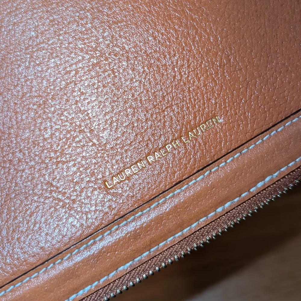 Ralph Lauren Brown leather purse in great condition. - Picture 2 of 3